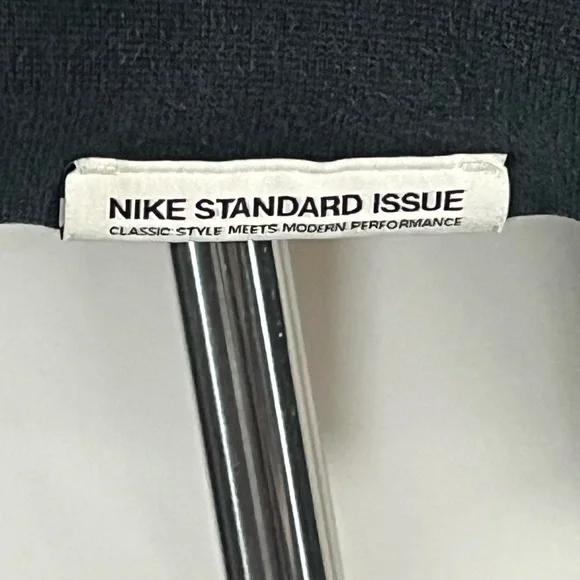 Nike Standard Issue Kyrie Irving SpongeBob Dri-Fit Hoodie - Picture 3 of 11